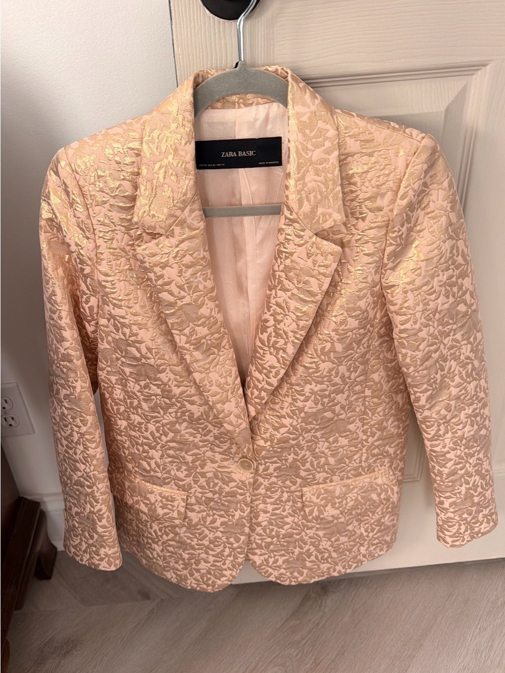 Zara Embossed Metallic Floral Jacquard Blazer
